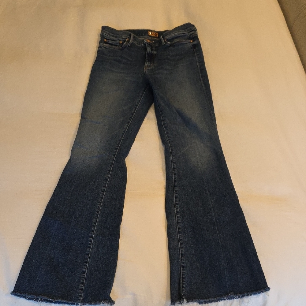 MOTHER The Weekender Fray Jeans in Walking On Coals - Picture 5 of 10